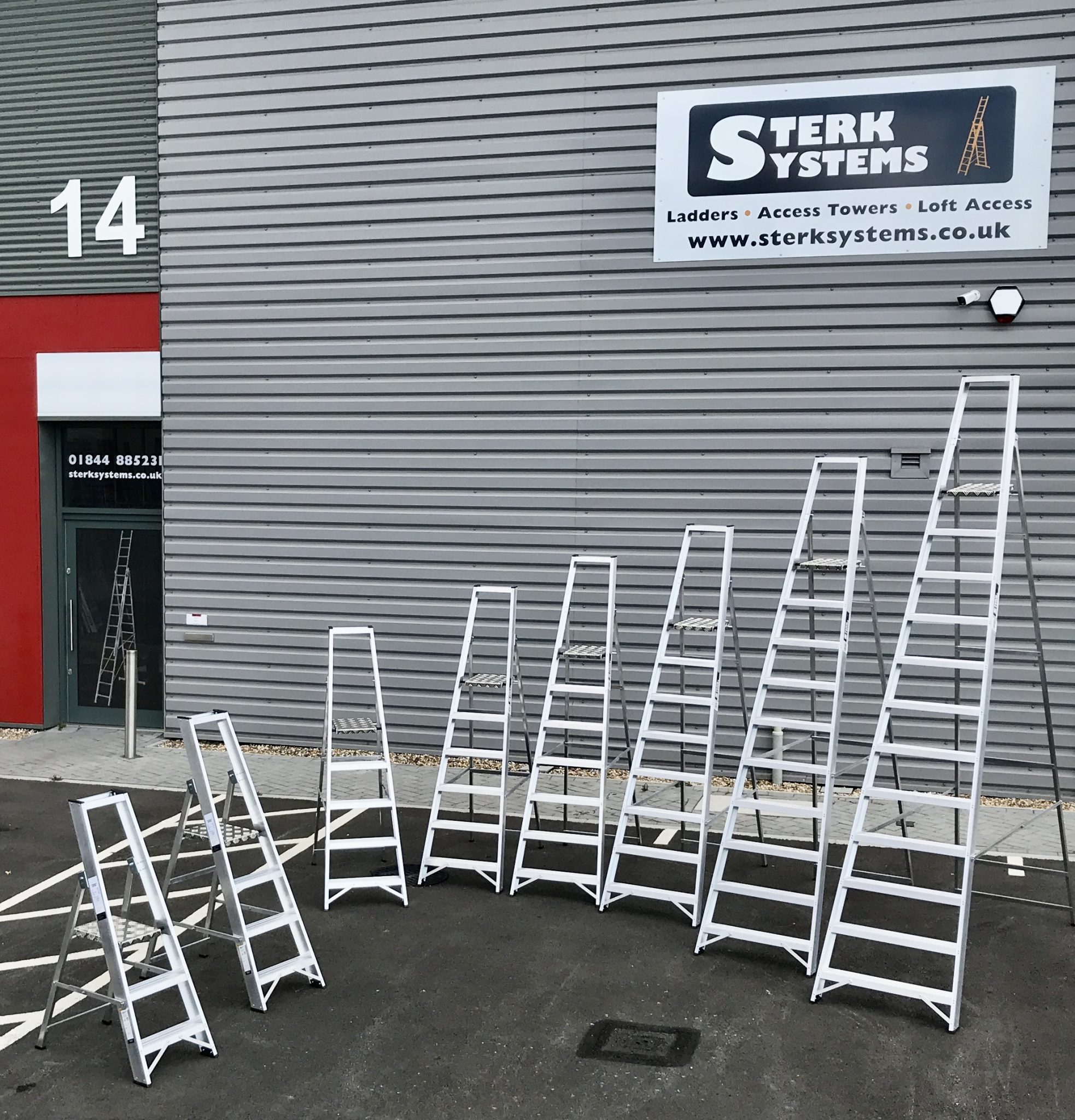 Sterk Systems Aluminium Platform Stepladders for Trade, DIY and EN131-professional use