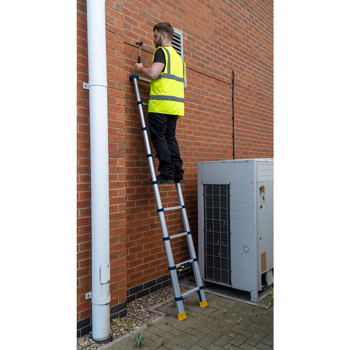 Werner Soft Close Telescopic Extension Ladders - Image 7